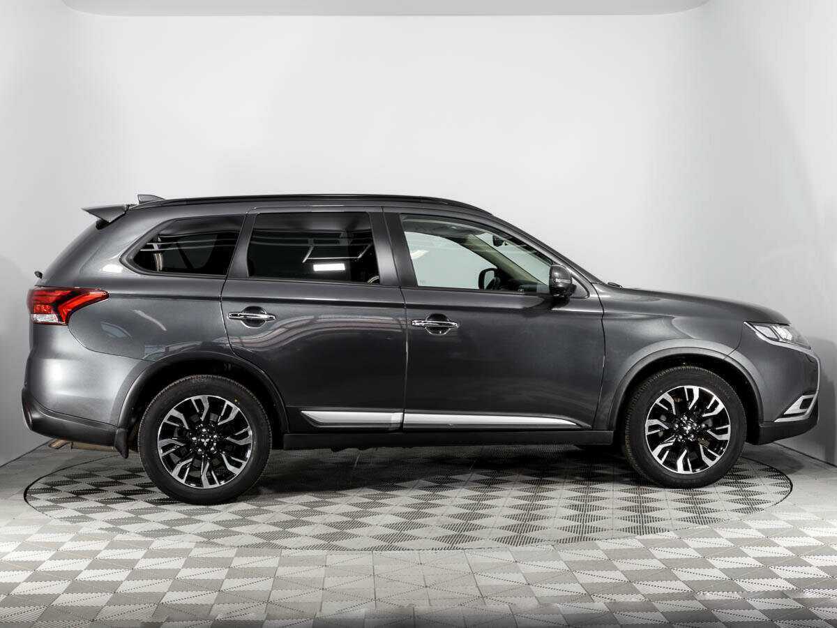 Купить Mitsubishi Outlander с пробегом. Фото: #3