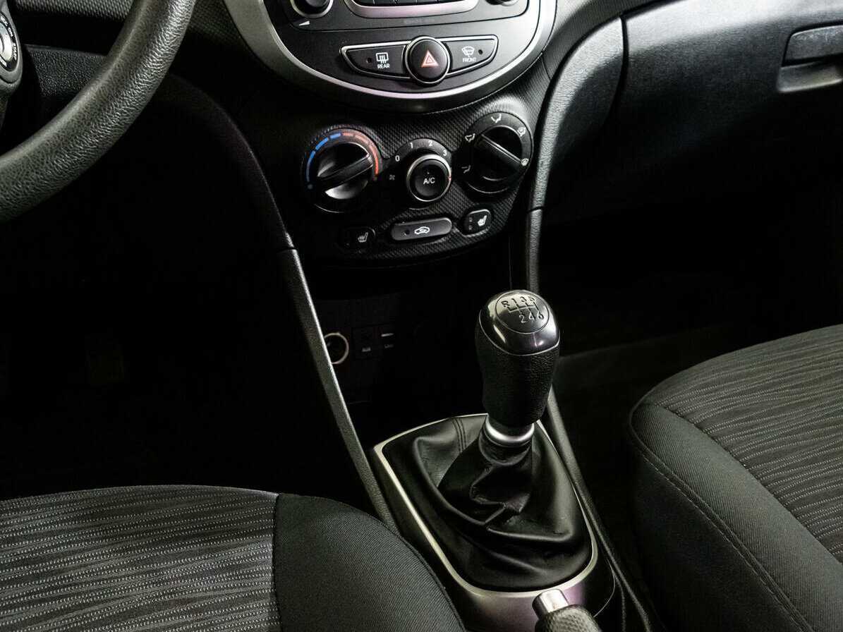 Купить Hyundai Solaris с пробегом. Фото: #11