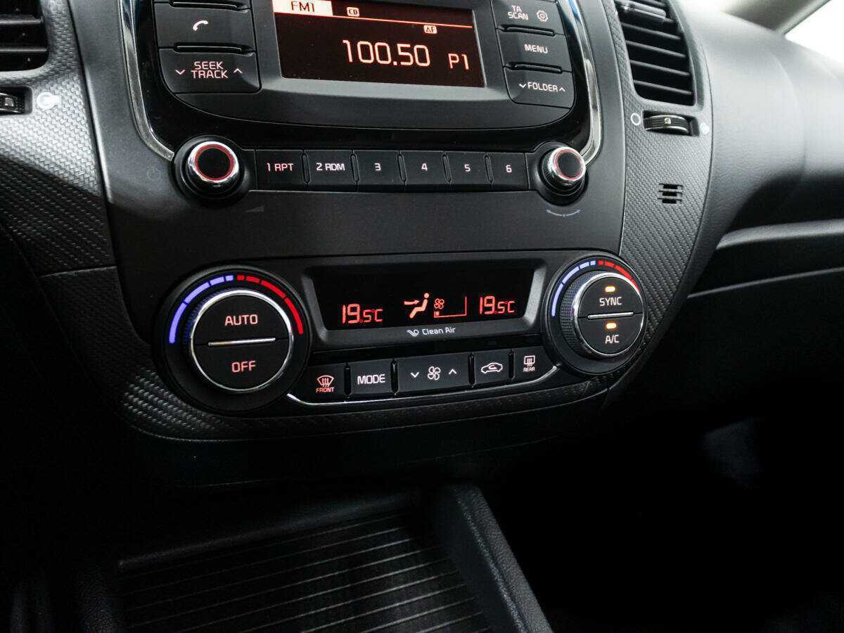 Купить Kia Cerato с пробегом. Фото: #14