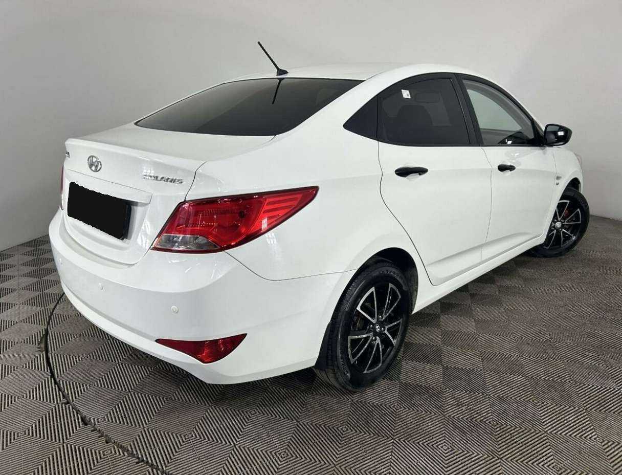 Купить Hyundai Solaris с пробегом. Фото: #5
