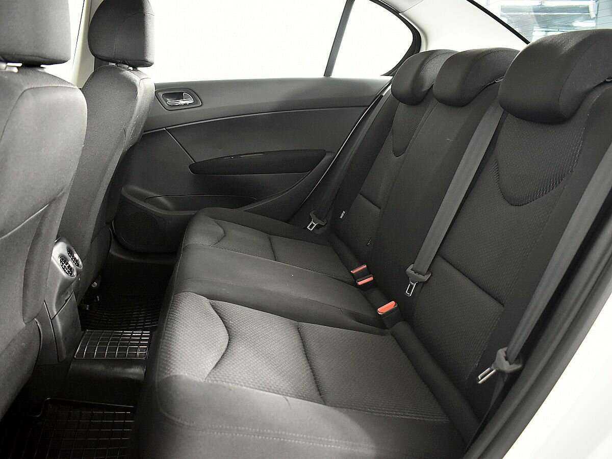 Купить Peugeot 408 с пробегом. Фото: #8