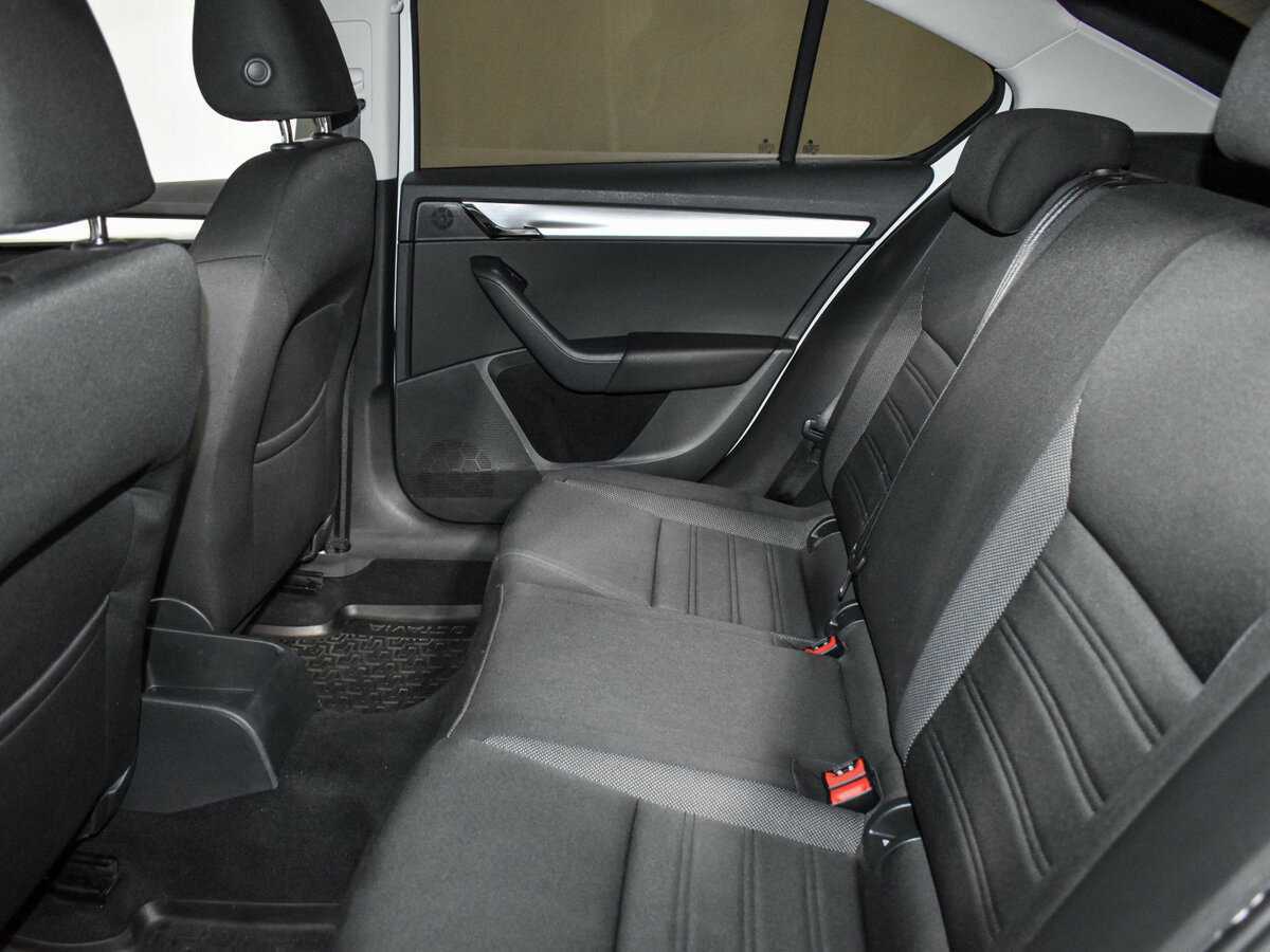 Купить Skoda Octavia с пробегом. Фото: #10