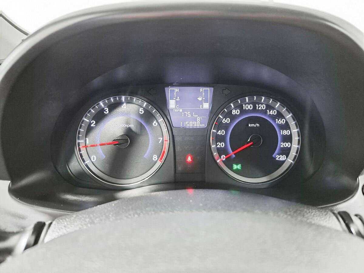 Купить Hyundai Solaris с пробегом. Фото: #8