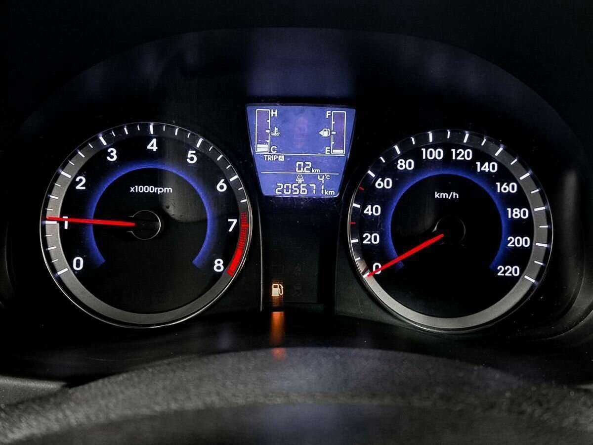 Купить Hyundai Solaris с пробегом. Фото: #9