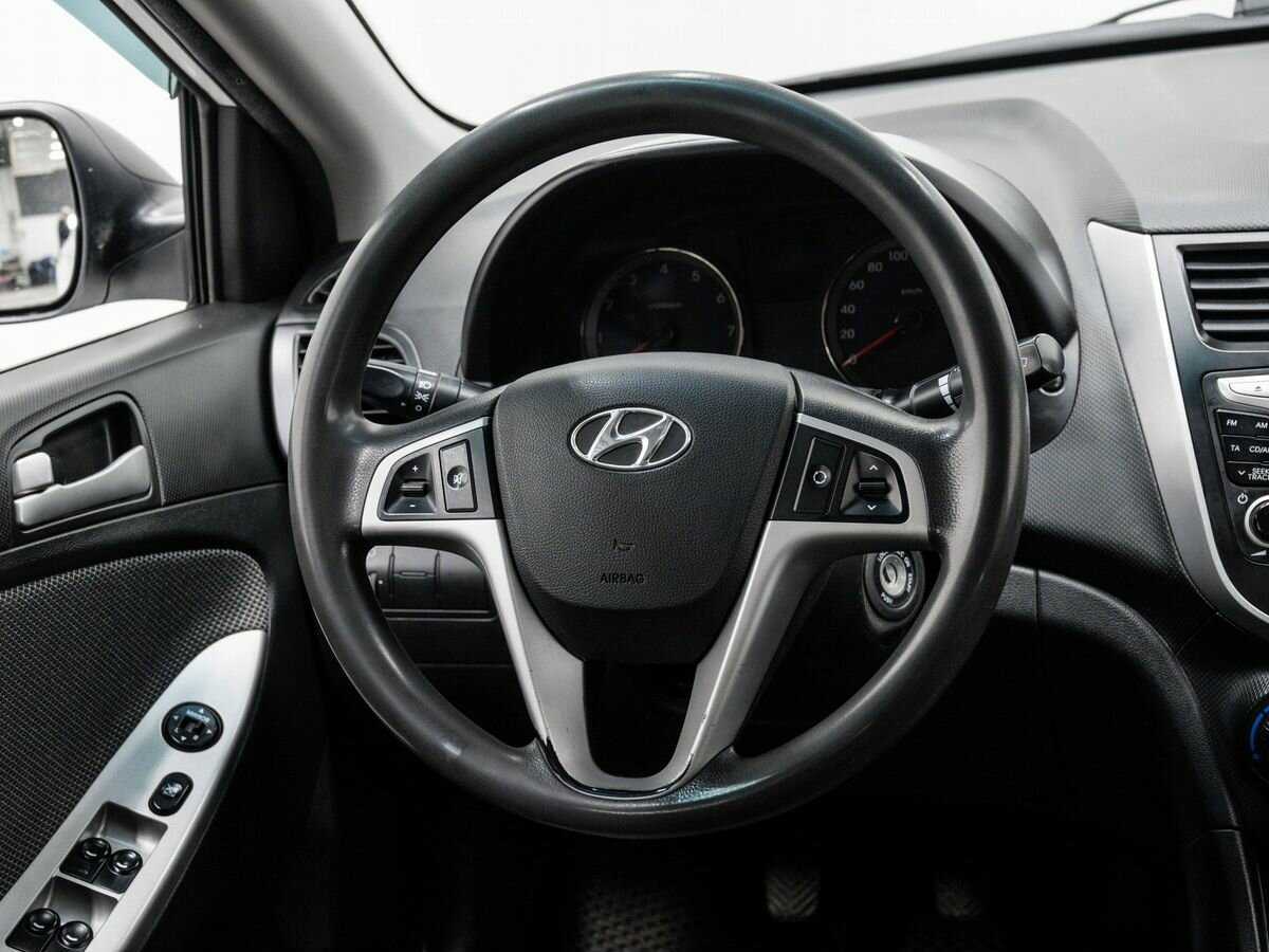 Купить Hyundai Solaris с пробегом. Фото: #11