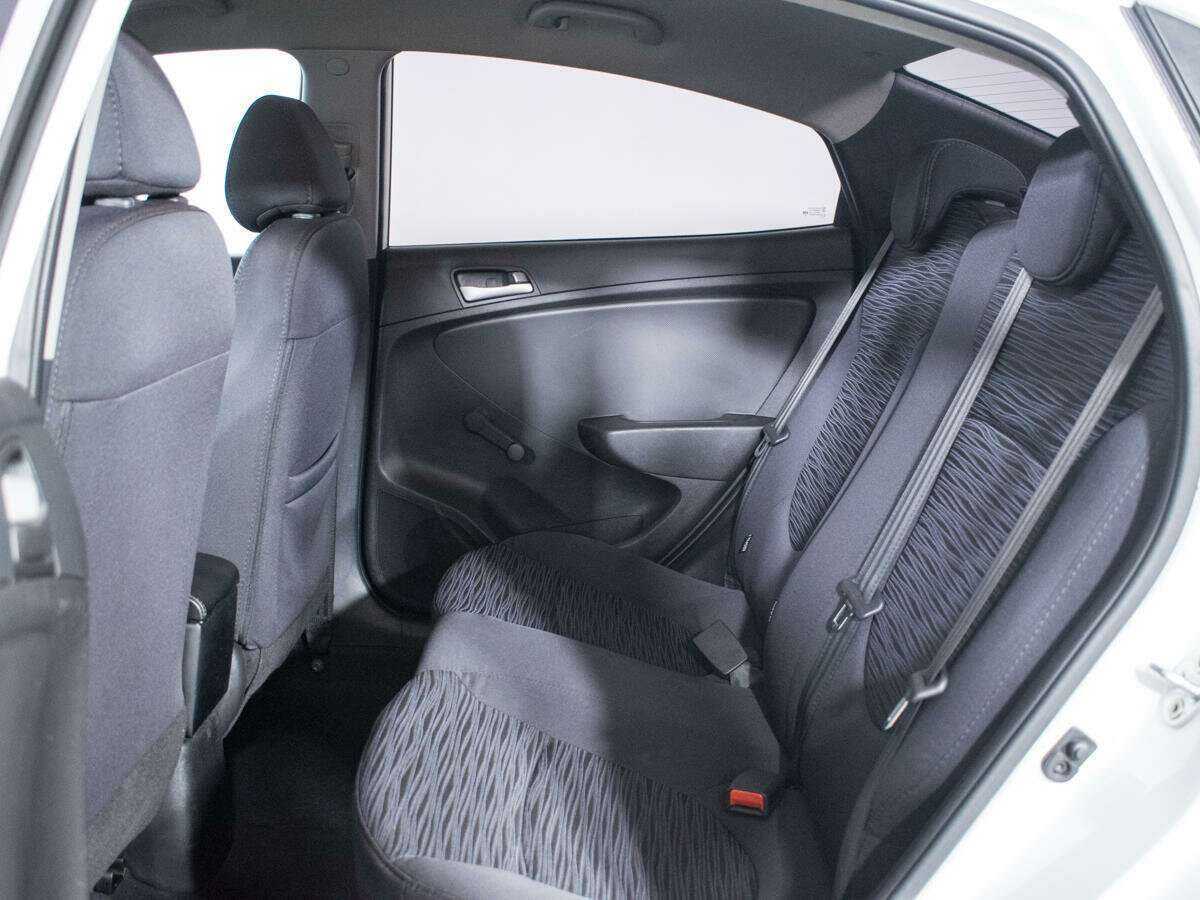 Купить Hyundai Solaris с пробегом. Фото: #9