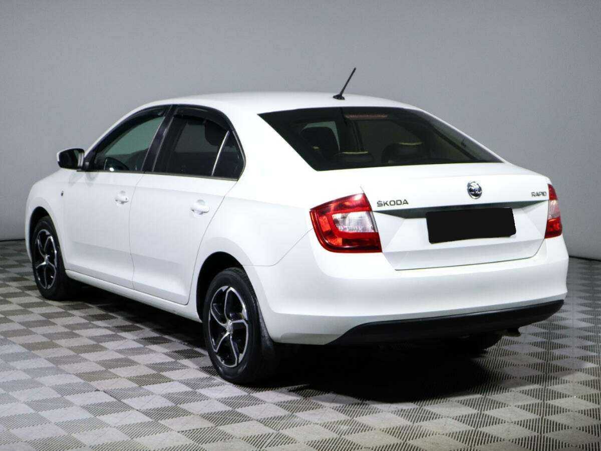 Купить Skoda Rapid с пробегом. Фото: #4
