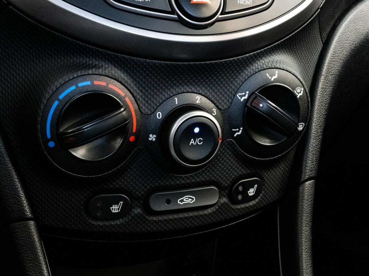 Купить Hyundai Solaris с пробегом. Фото: #10