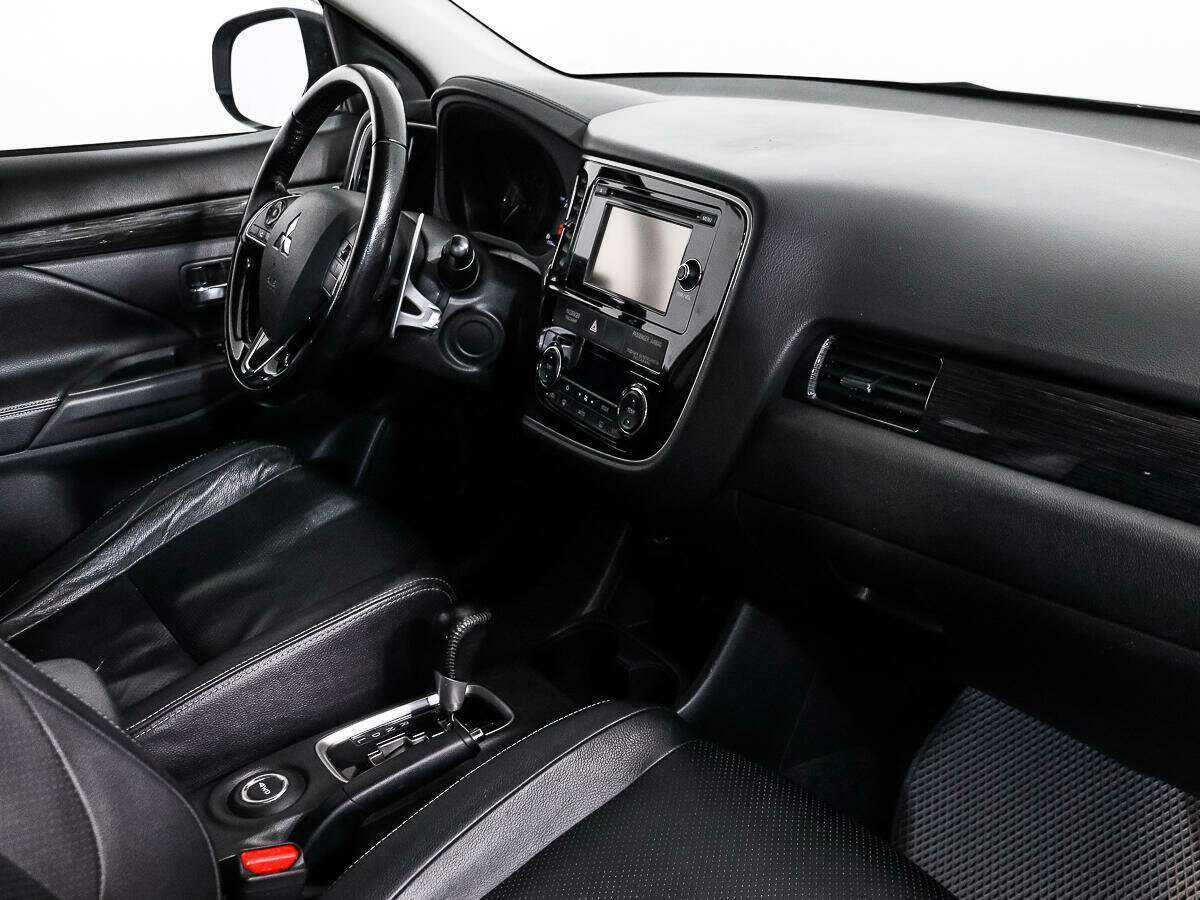 Купить Mitsubishi Outlander с пробегом. Фото: #12