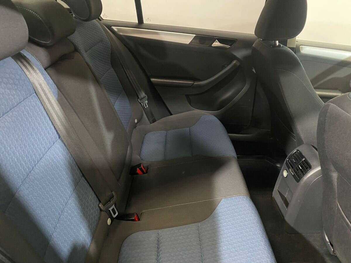 Купить Volkswagen Jetta с пробегом. Фото: #8