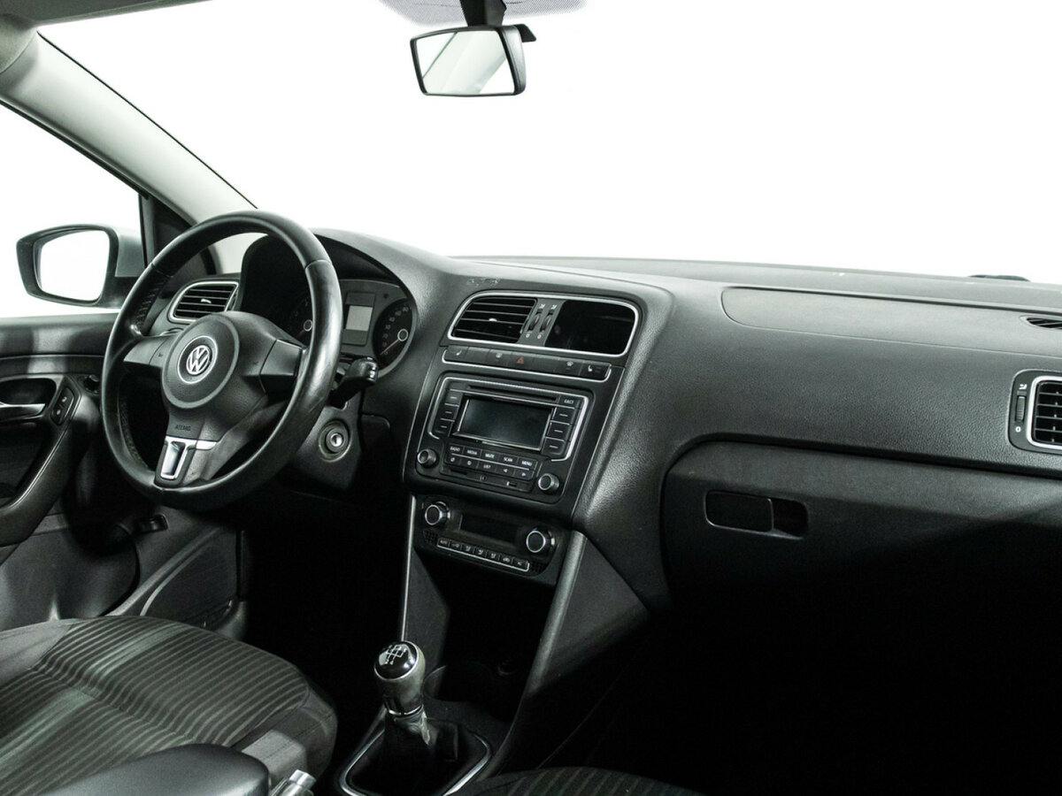 Купить Volkswagen Polo с пробегом. Фото: #8