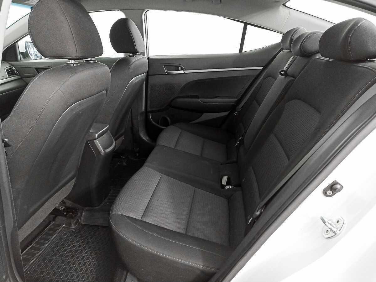 Купить Hyundai Elantra с пробегом. Фото: #11
