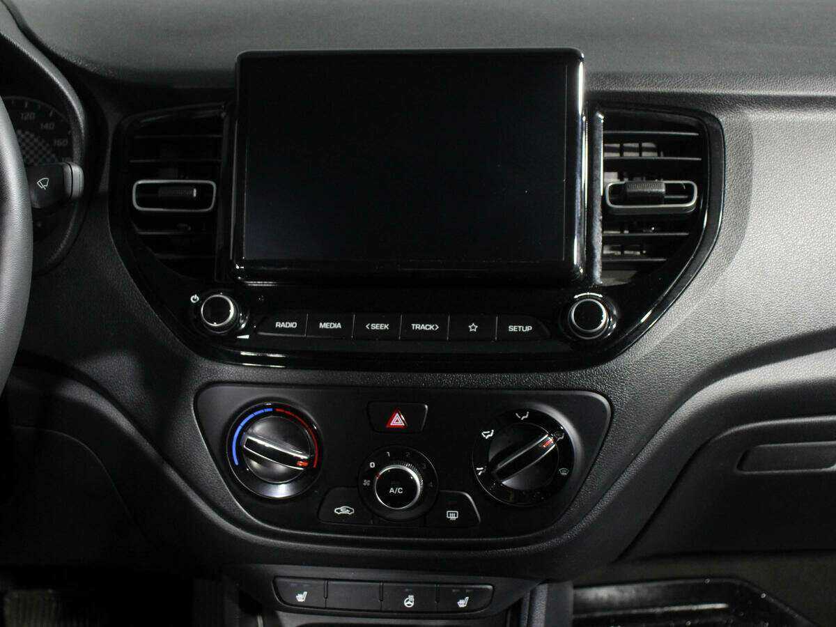 Купить Hyundai Solaris с пробегом. Фото: #12