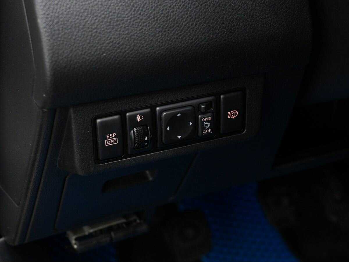 Купить Nissan Tiida с пробегом. Фото: #16