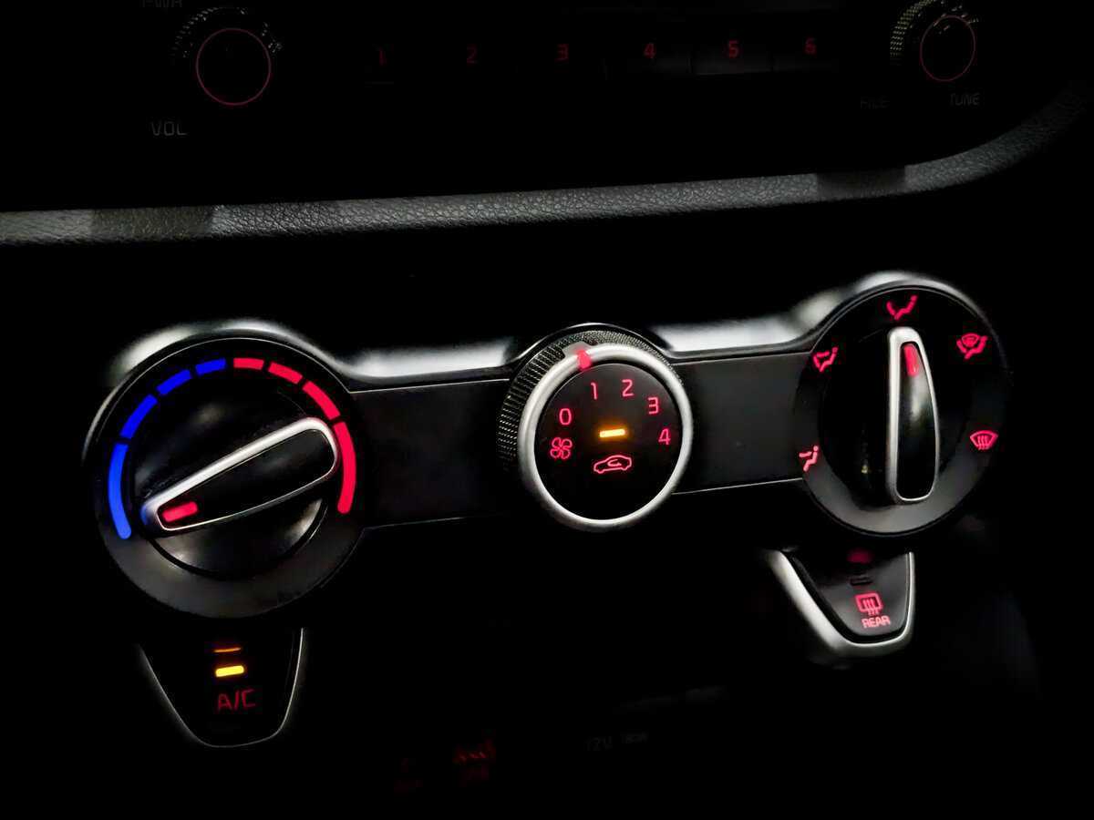 Купить Kia Rio с пробегом. Фото: #22