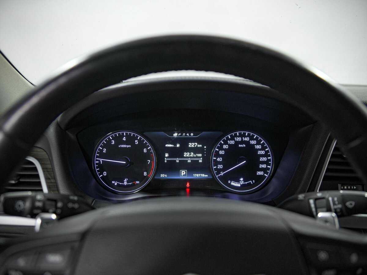Купить Hyundai Genesis с пробегом. Фото: #6