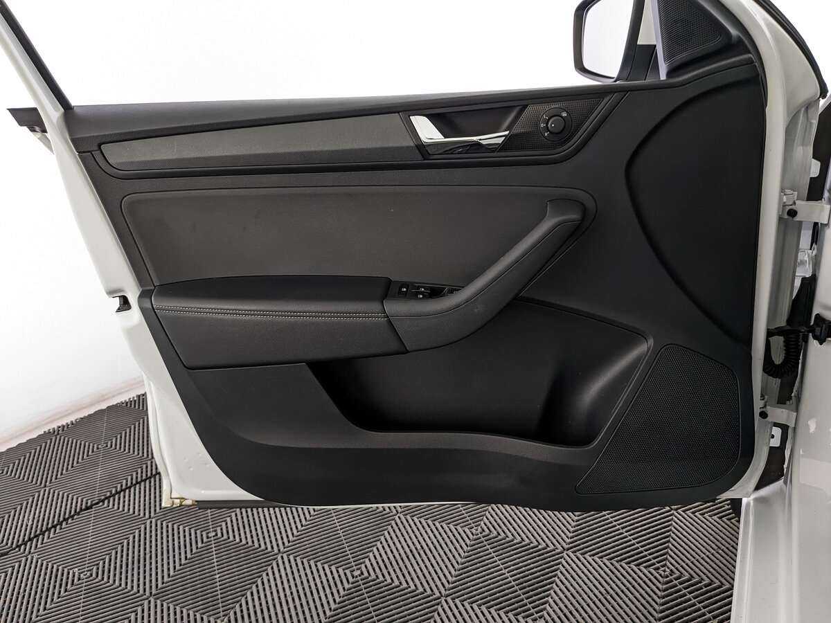 Купить Skoda Rapid с пробегом. Фото: #16