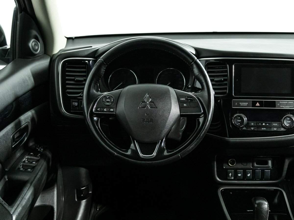 Купить Mitsubishi Outlander с пробегом. Фото: #17