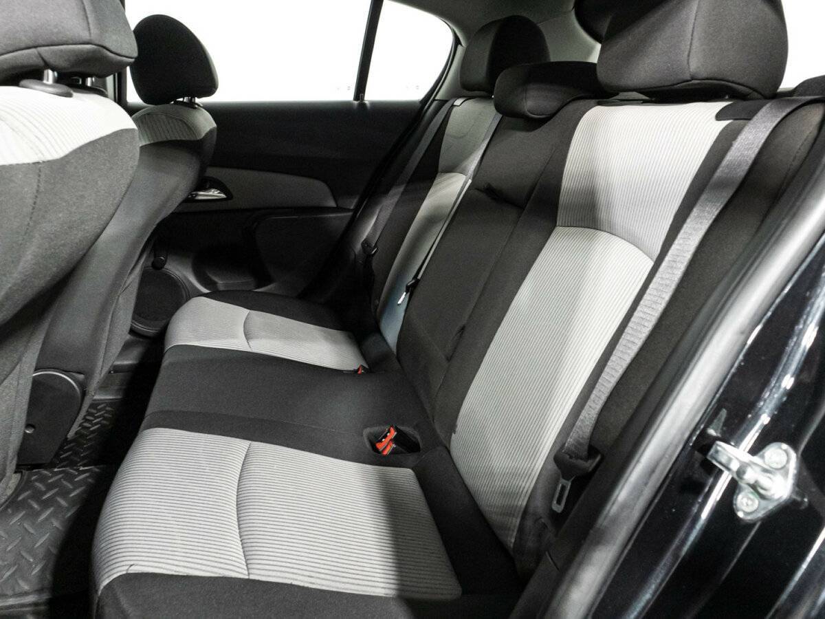 Купить Chevrolet Cruze с пробегом. Фото: #9
