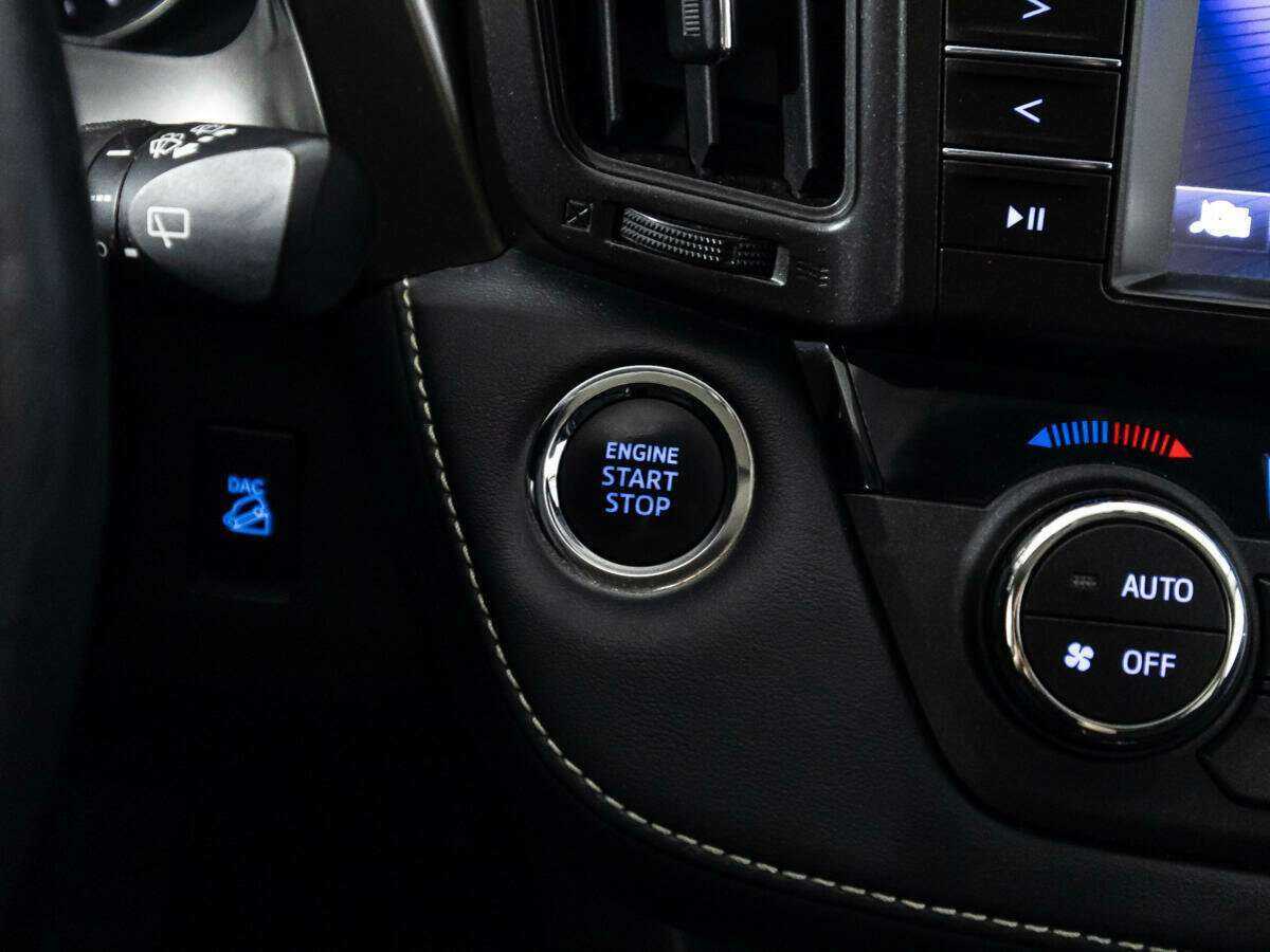 Купить Toyota RAV4 с пробегом. Фото: #17