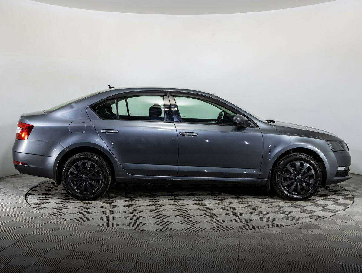 Купить Skoda Octavia с пробегом. Фото: #3