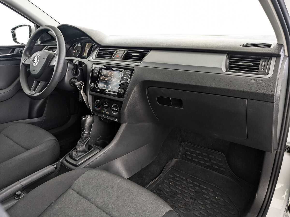 Купить Skoda Rapid с пробегом. Фото: #8