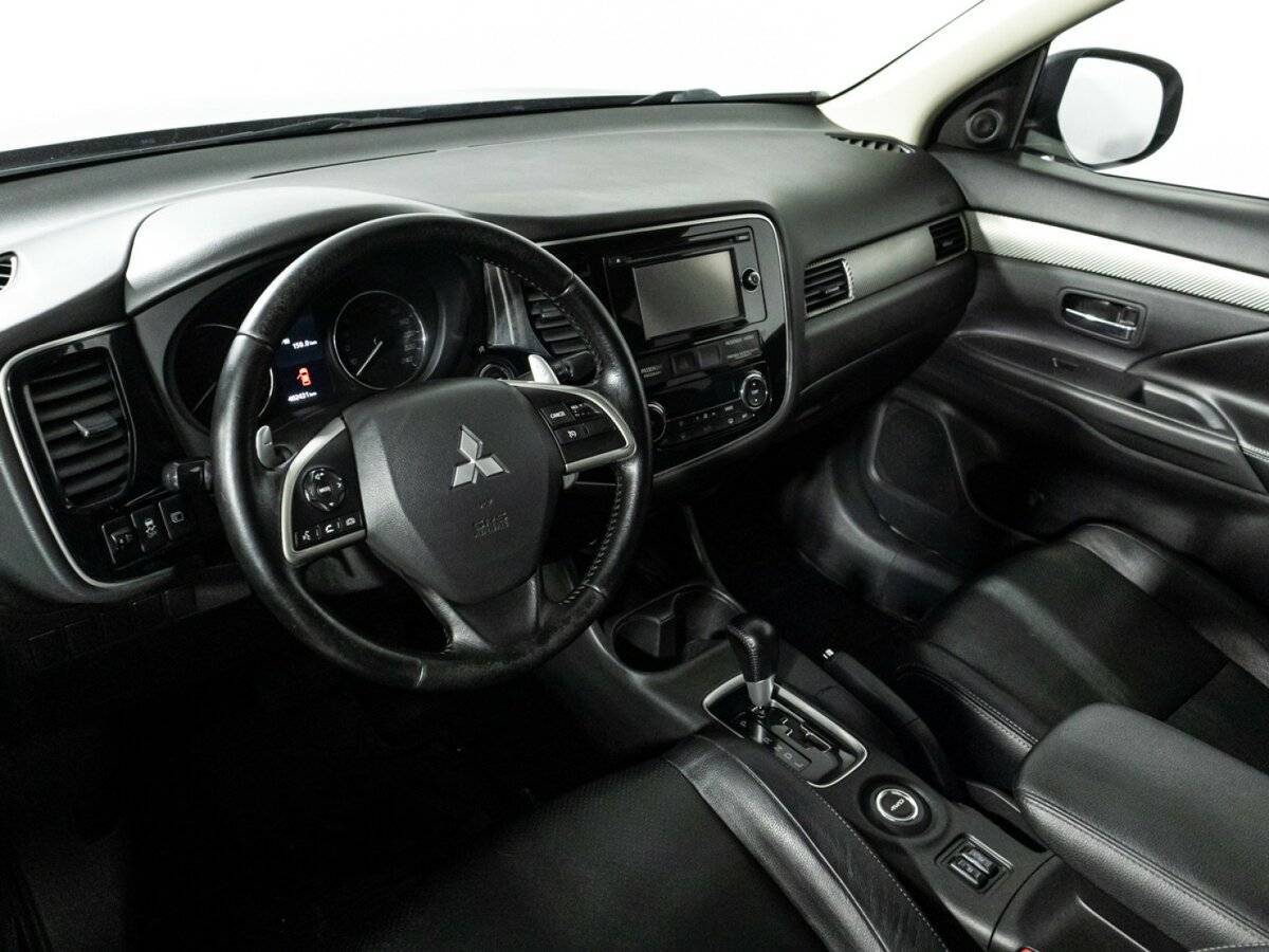 Купить Mitsubishi Outlander с пробегом. Фото: #10