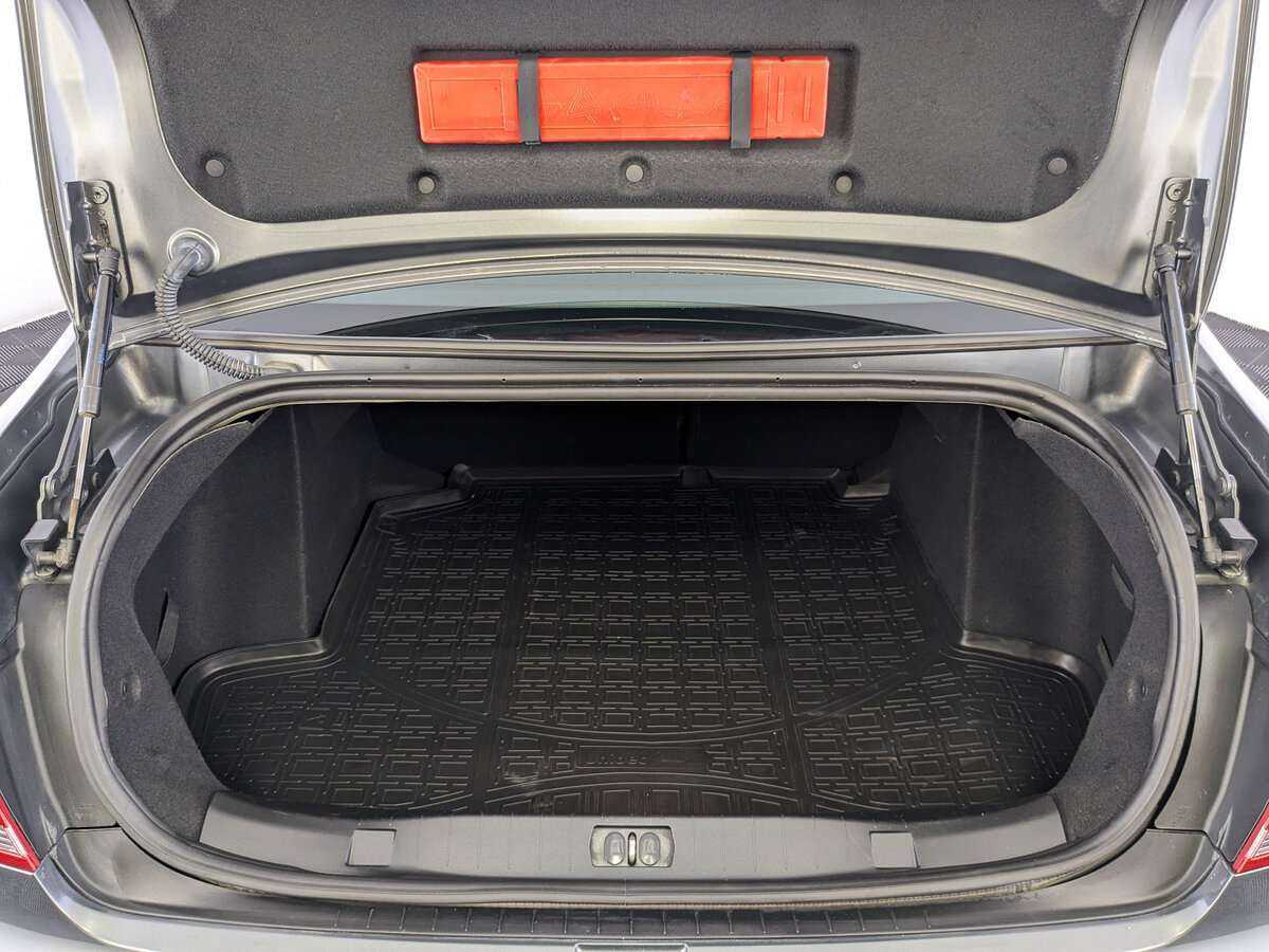 Купить Peugeot 408 с пробегом. Фото: #9