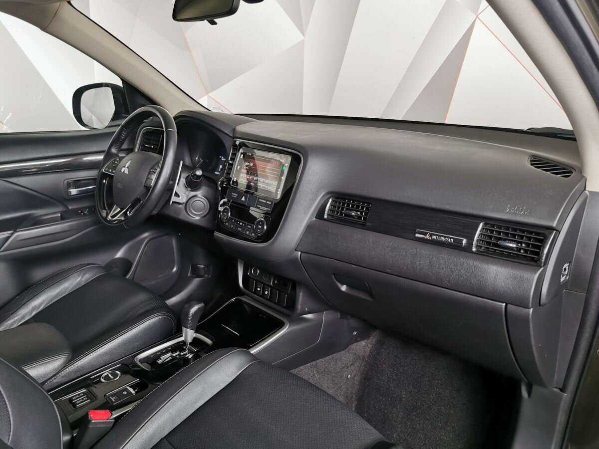Купить Mitsubishi Outlander с пробегом. Фото: #8