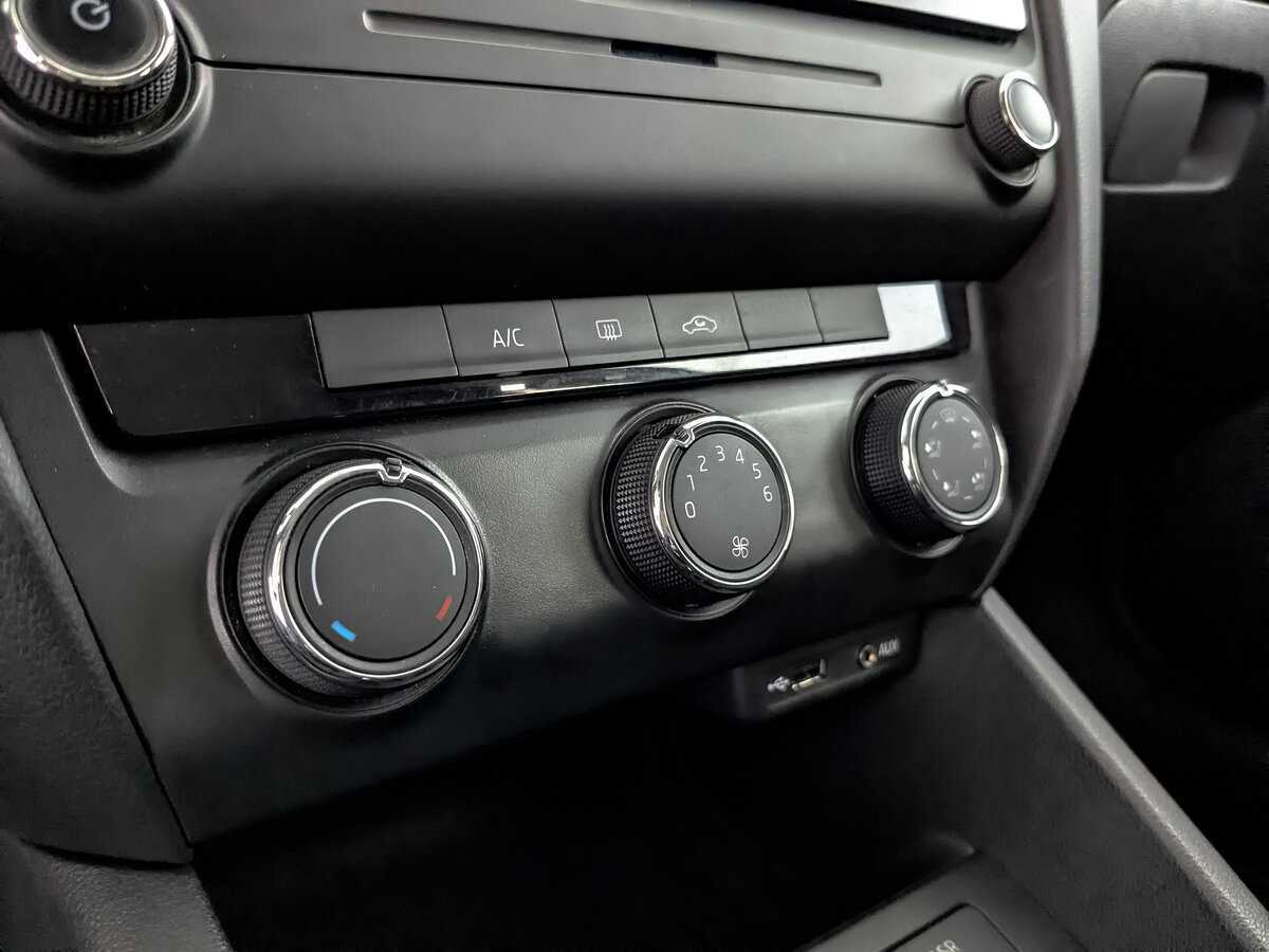 Купить Skoda Octavia с пробегом. Фото: #16