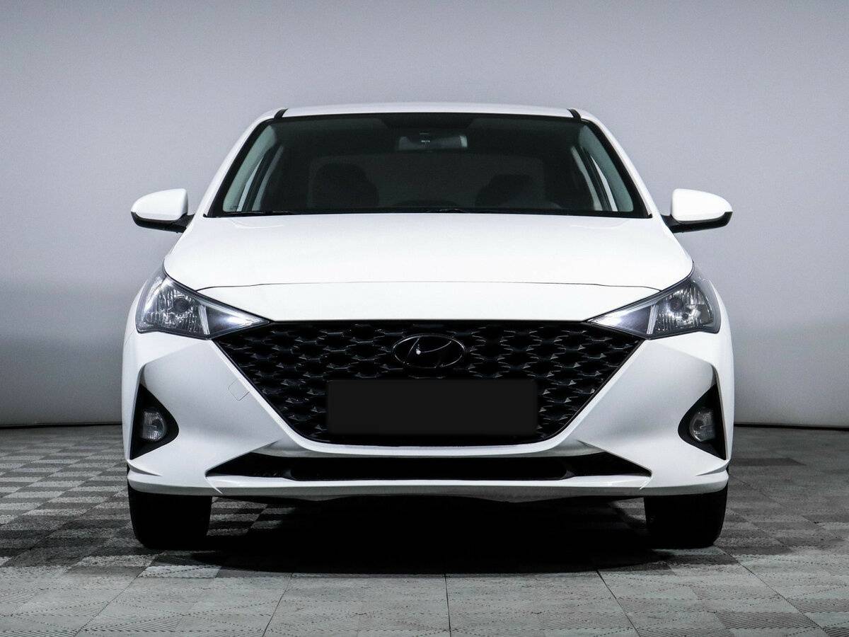 Купить Hyundai Solaris с пробегом. Фото: #1