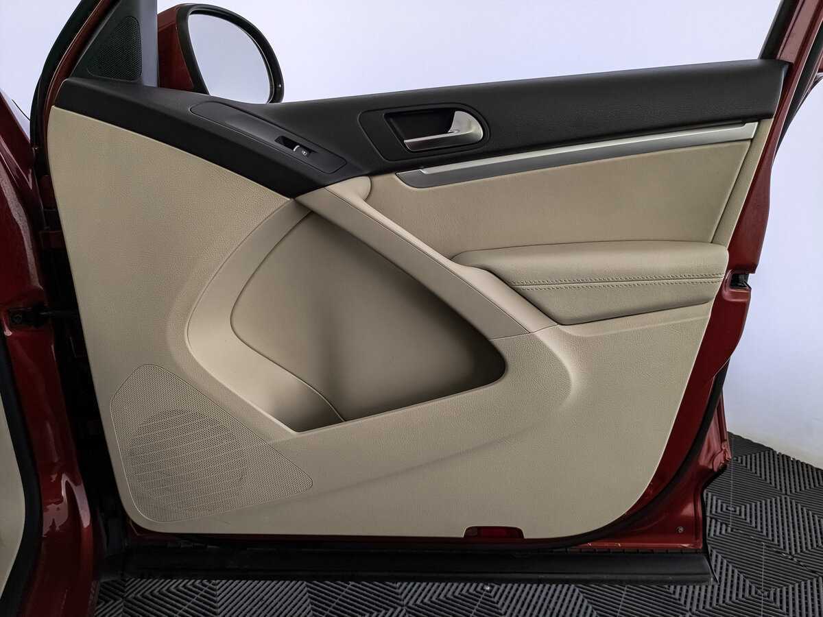 Купить Volkswagen Tiguan с пробегом. Фото: #20