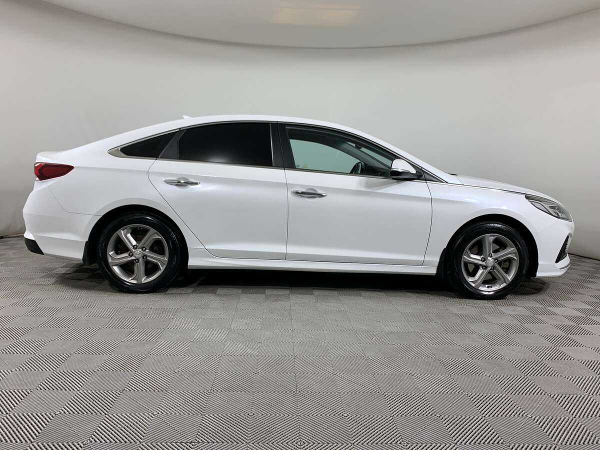 Купить Hyundai Sonata с пробегом. Фото: #3