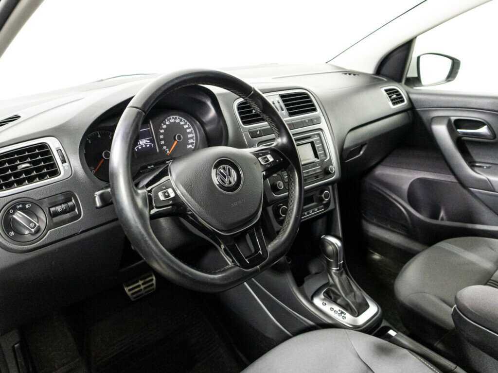 Купить Volkswagen Polo с пробегом. Фото: #10