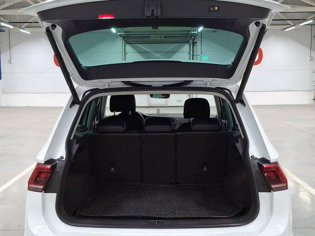 Купить Volkswagen Tiguan с пробегом. Фото: #9