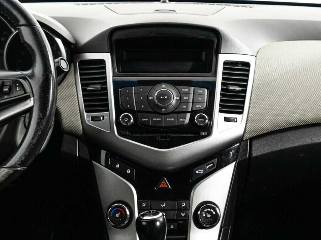 Купить Chevrolet Cruze с пробегом. Фото: #13