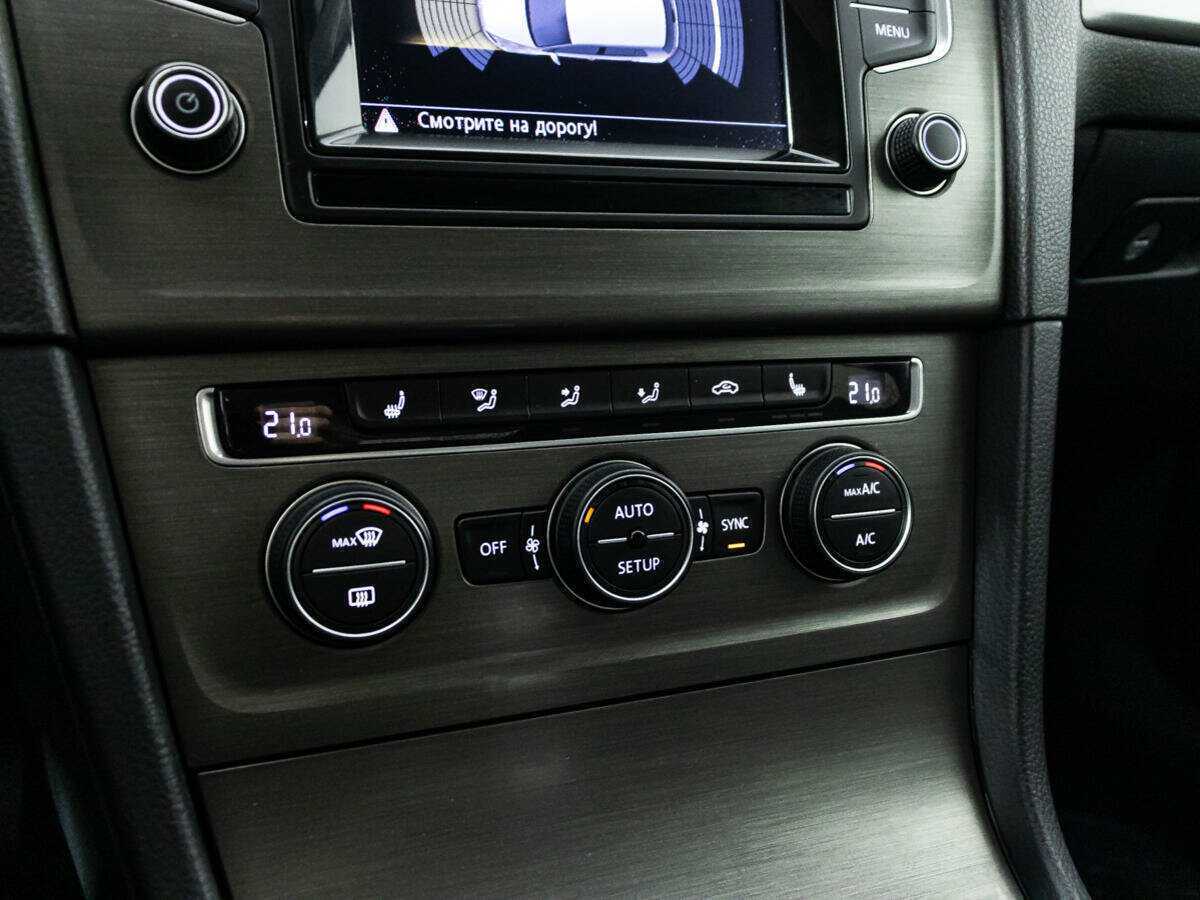 Купить Volkswagen Golf с пробегом. Фото: #16