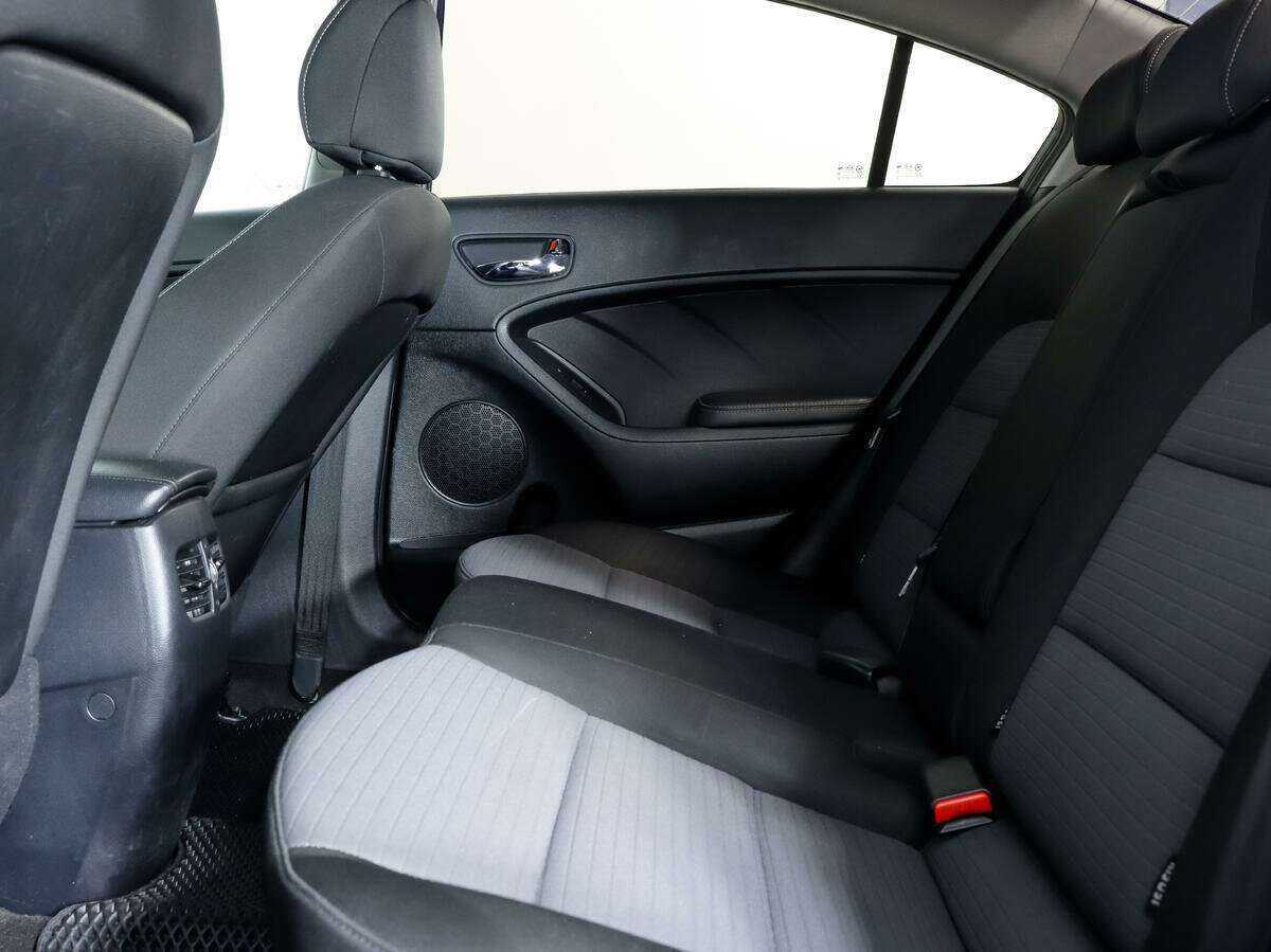 Купить Kia Cerato с пробегом. Фото: #10