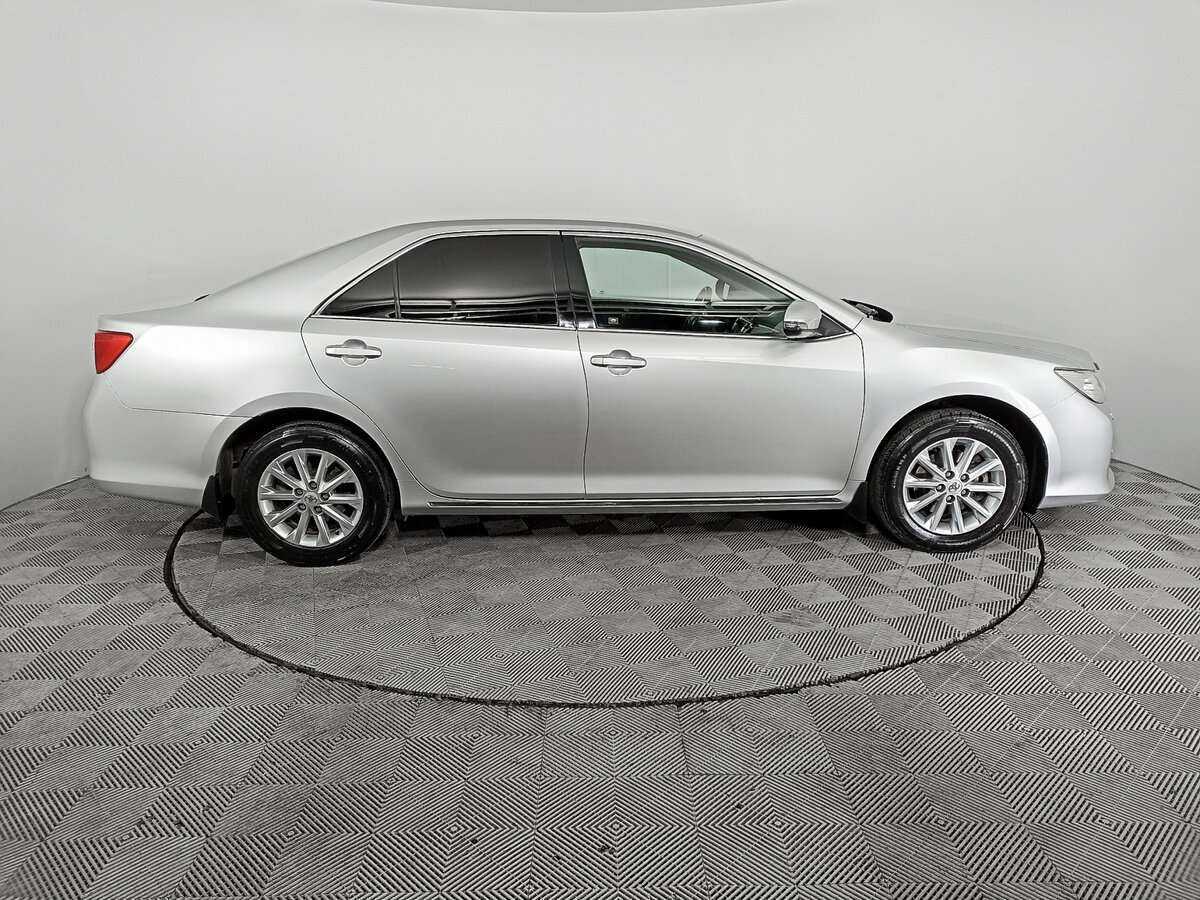 Купить Toyota Camry с пробегом. Фото: #3