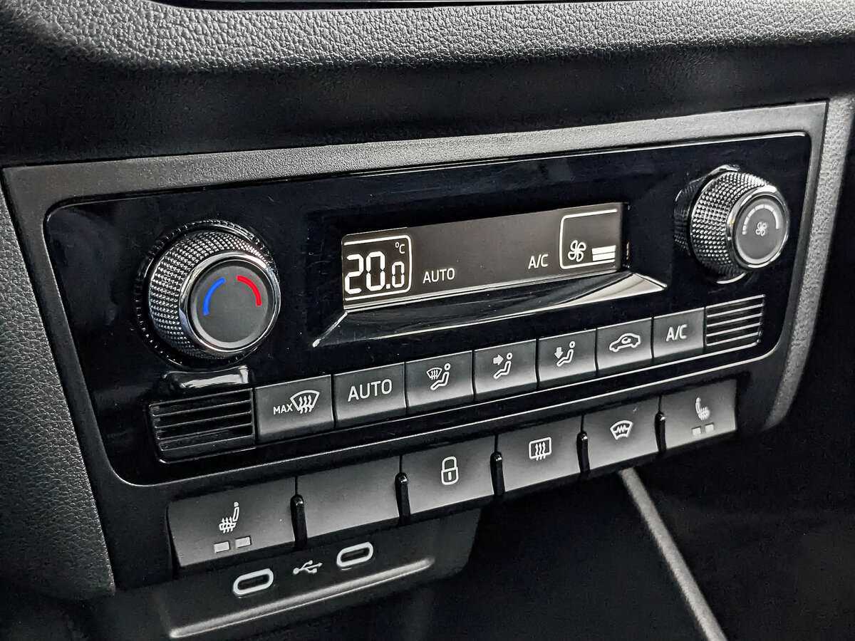 Купить Skoda Rapid с пробегом. Фото: #19