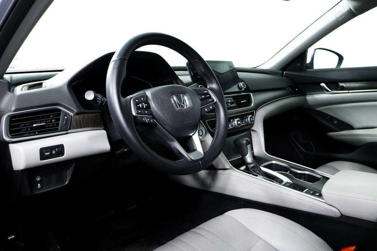 Купить Honda Accord с пробегом. Фото: #12