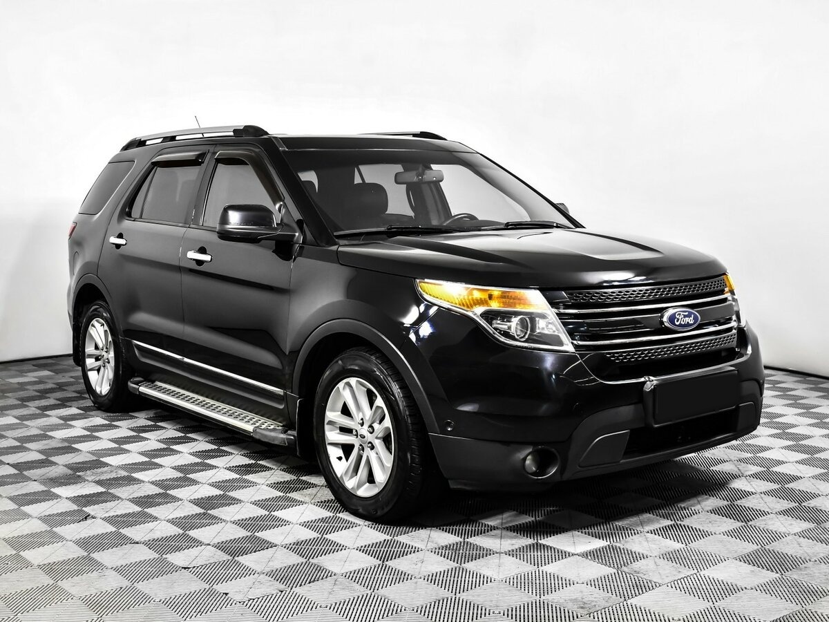 Купить Ford Explorer с пробегом. Фото: #2