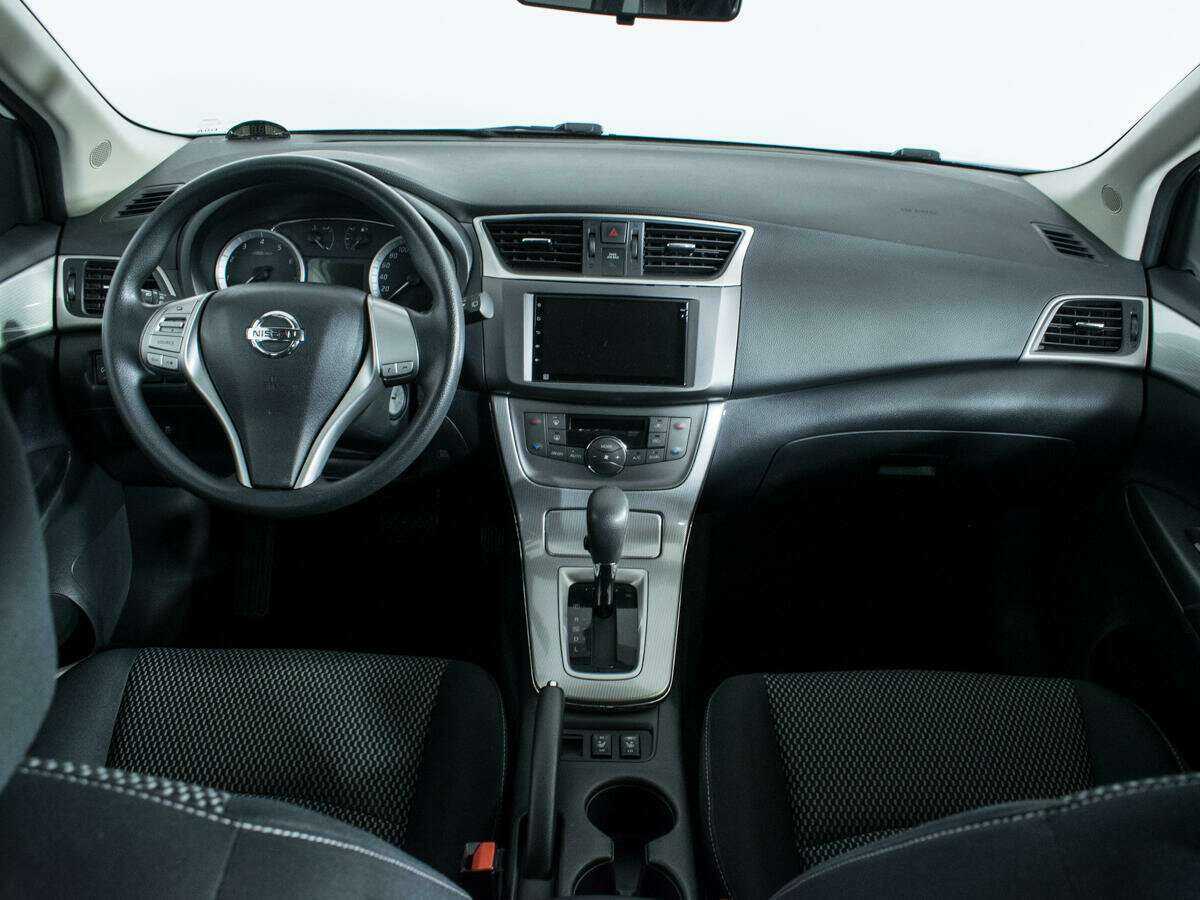 Купить Nissan Tiida с пробегом. Фото: #11