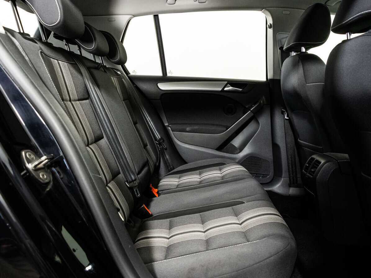 Купить Volkswagen Golf с пробегом. Фото: #13