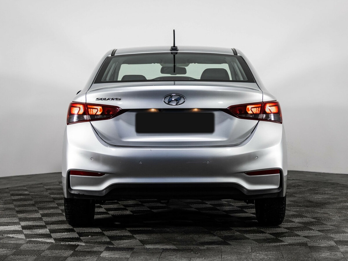 Купить Hyundai Solaris с пробегом. Фото: #4