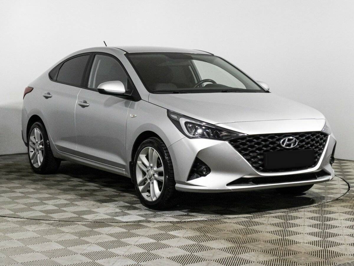 Купить Hyundai Solaris с пробегом. Фото: #2