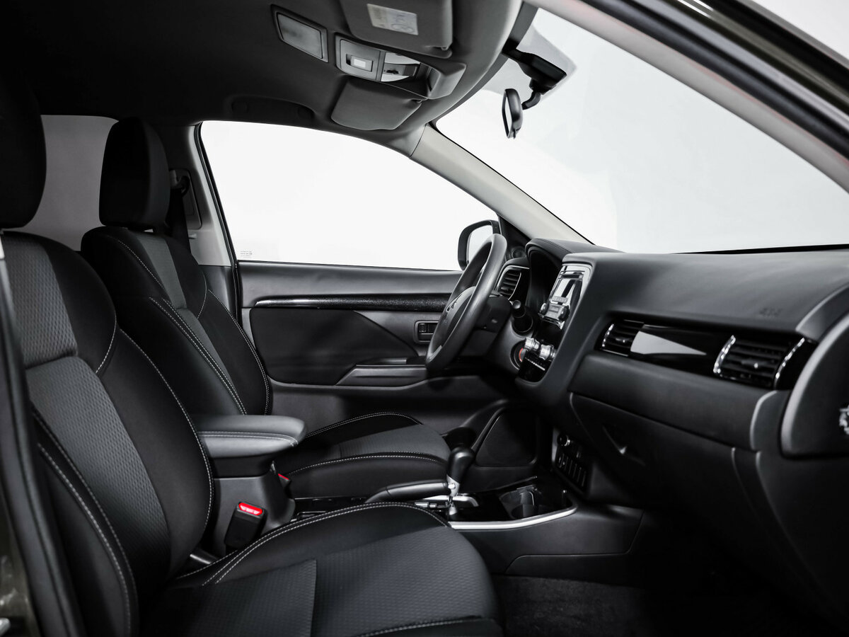 Купить Mitsubishi Outlander с пробегом. Фото: #21