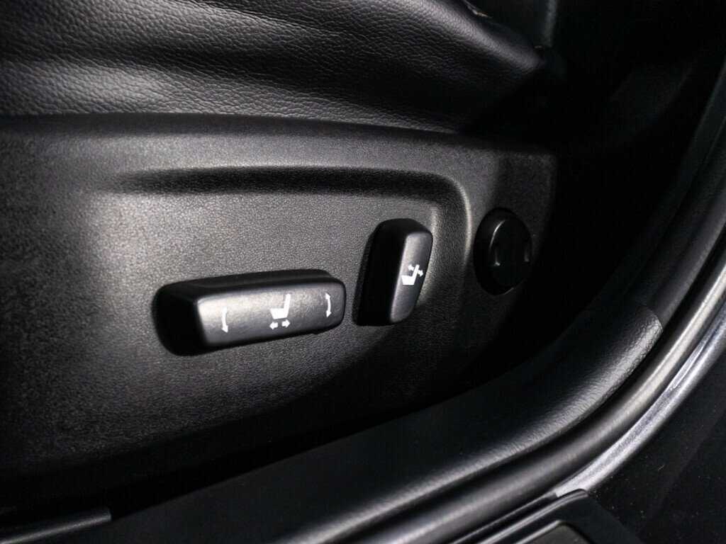 Купить Toyota Camry с пробегом. Фото: #18