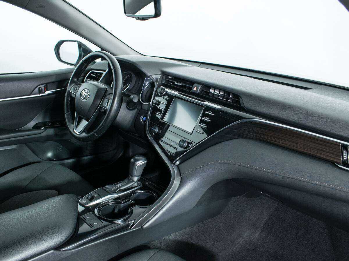 Купить Toyota Camry с пробегом. Фото: #8