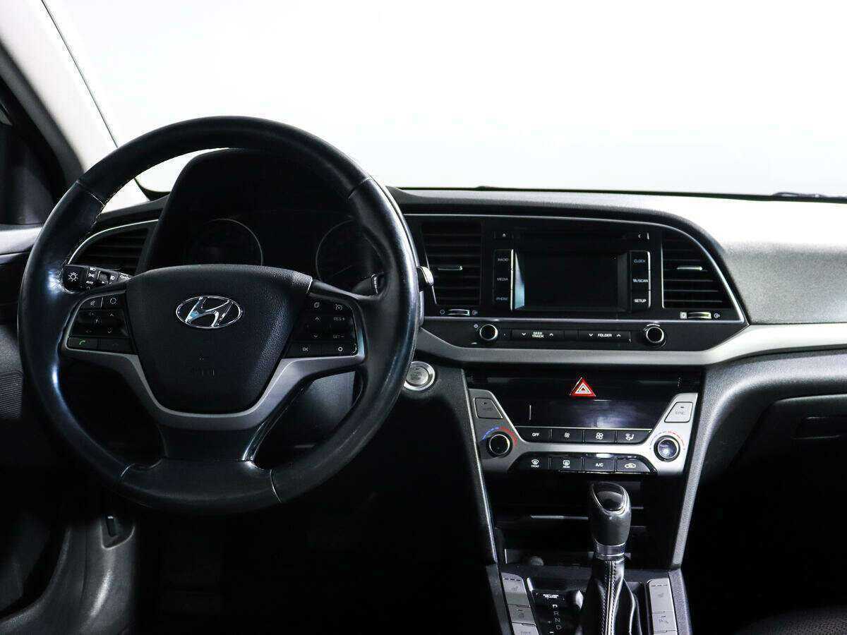 Купить Hyundai Elantra с пробегом. Фото: #7